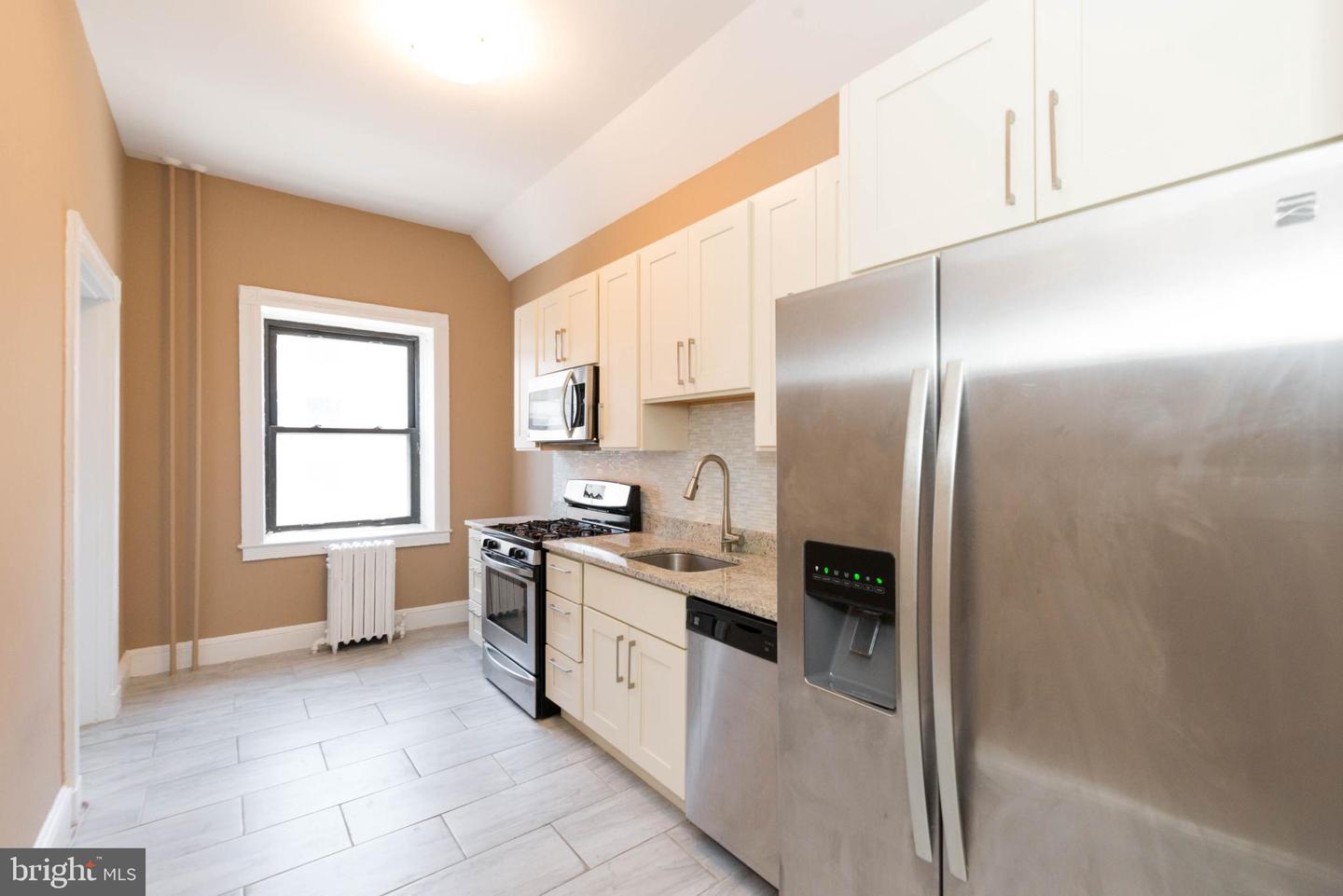 18 W Franklin St Property Photo 32