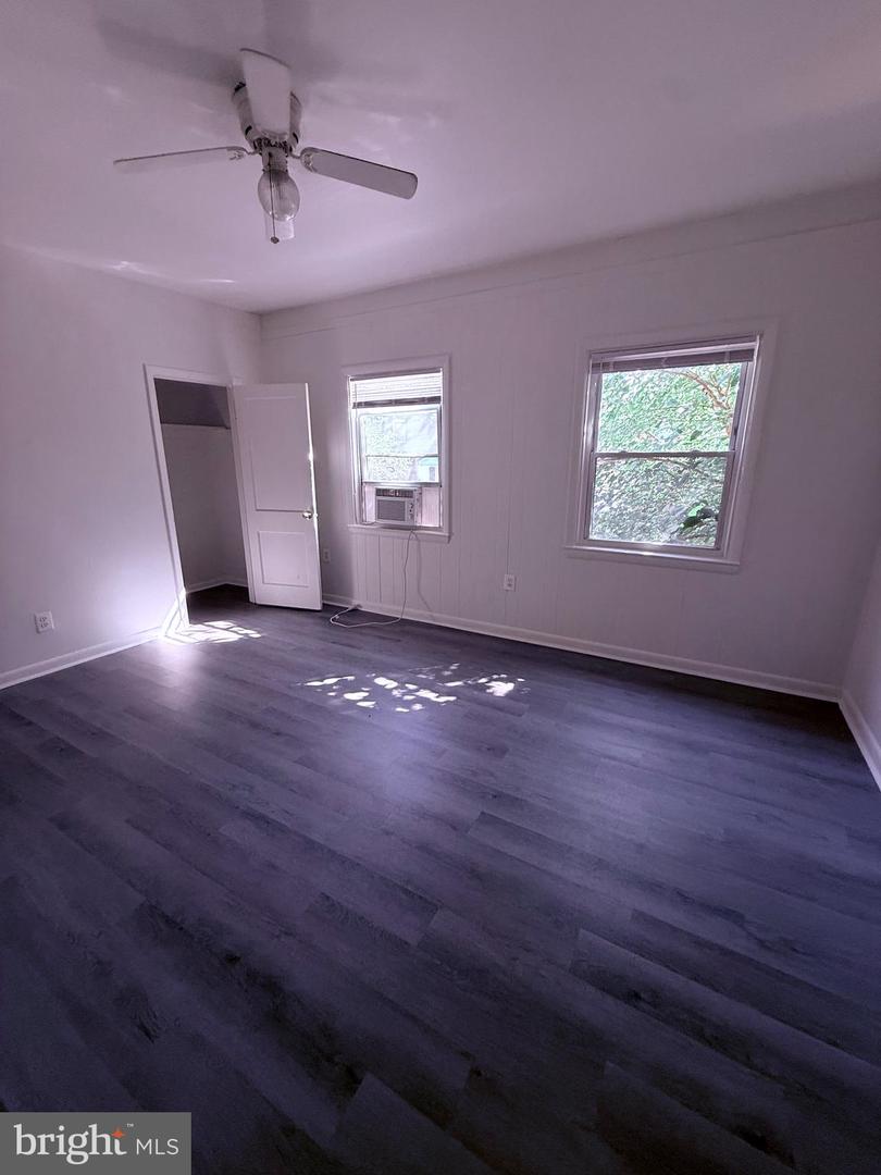 520 Baltic Ave #b Property Photo 5