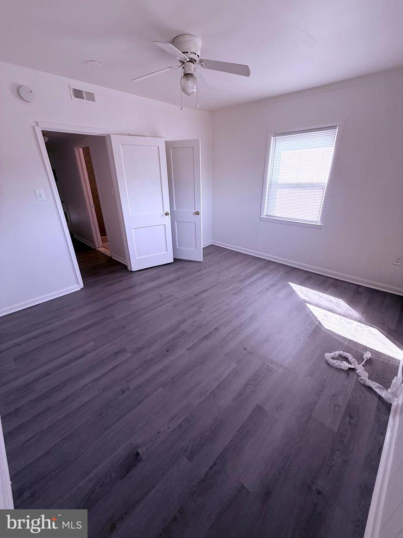 520 Baltic Ave #b Property Photo 11