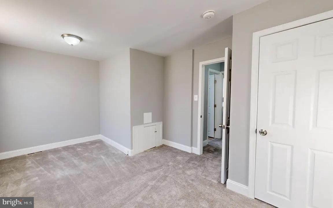 3325 Ravenwood Ave Property Photo 3