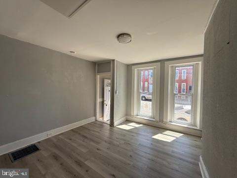 1718 Lorman St Property Photo 3