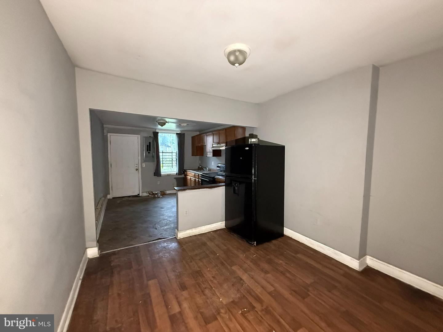 2023 Etting St Property Photo 3