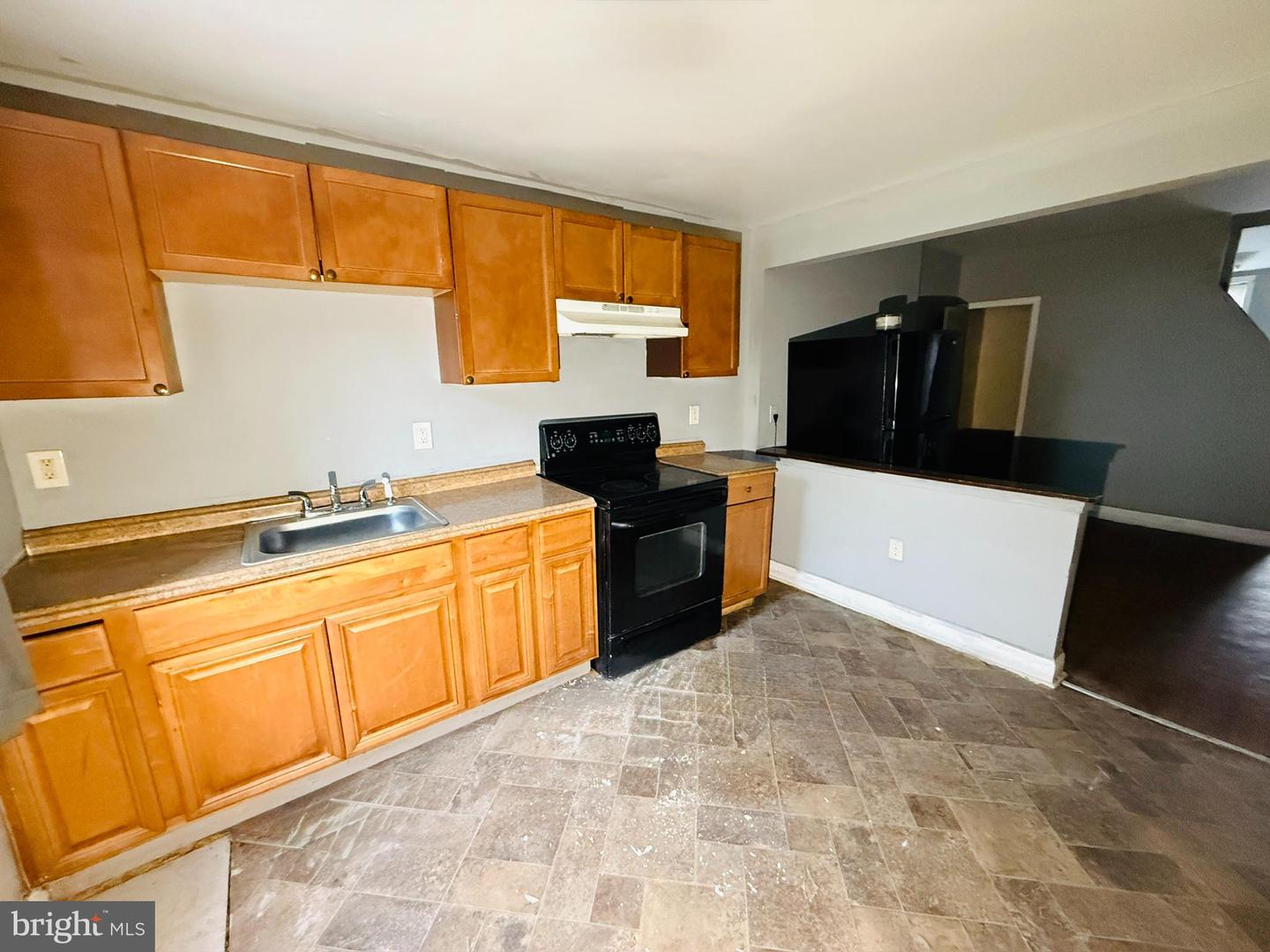 2023 Etting St Property Photo 4