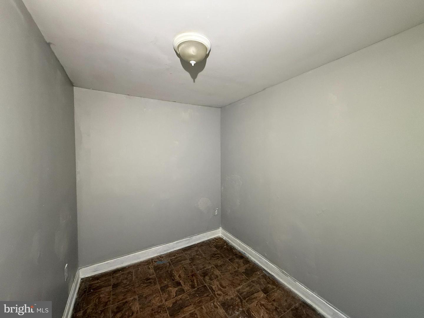2023 Etting St Property Photo 9