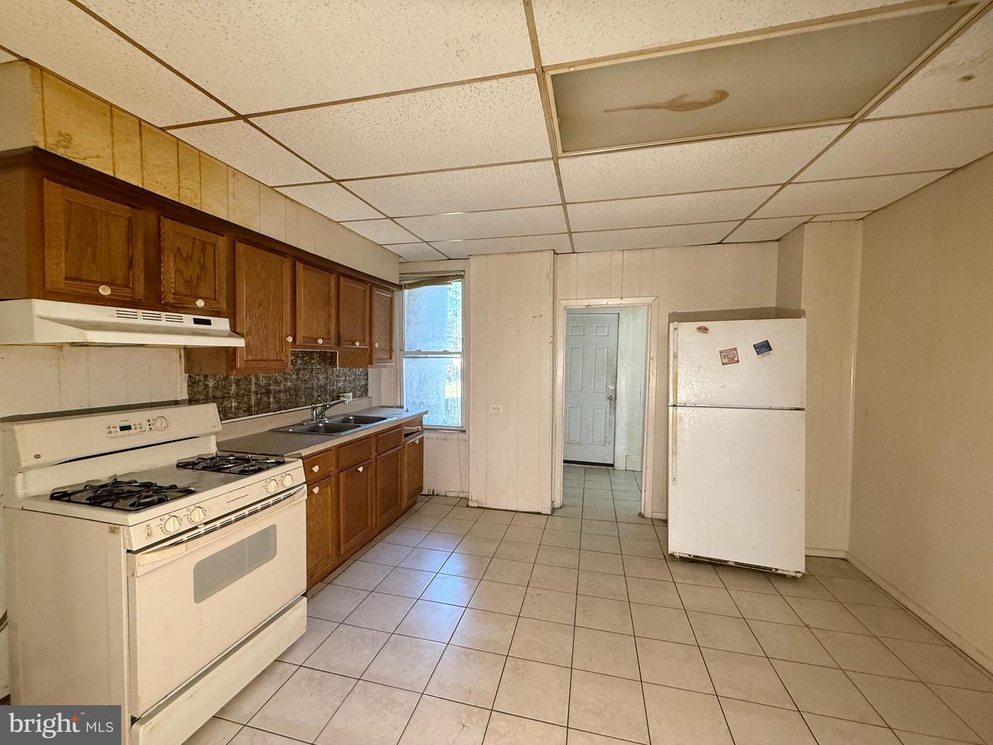 2706 Winchester St Property Photo 4