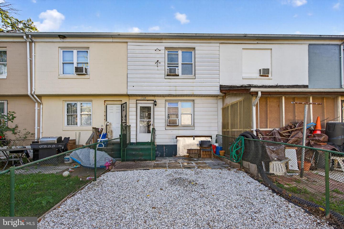 1109 Quantril Way Property Photo 15