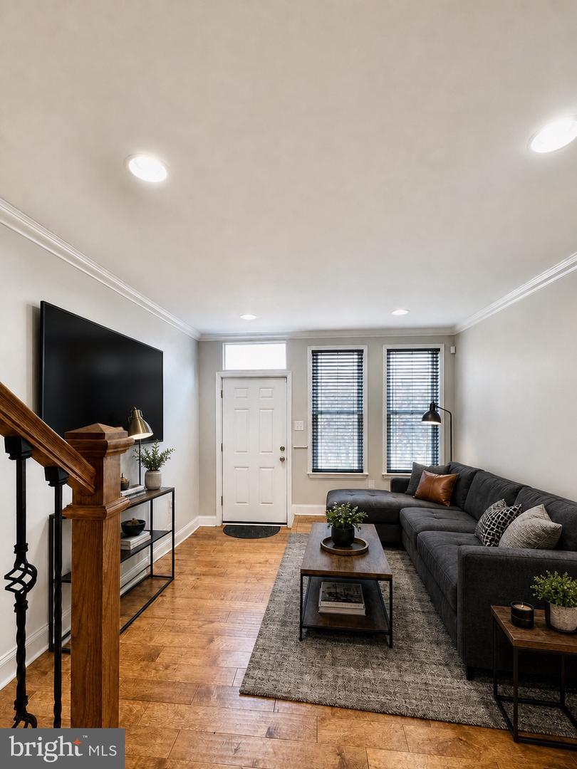 1019 W Fayette St Property Photo 4