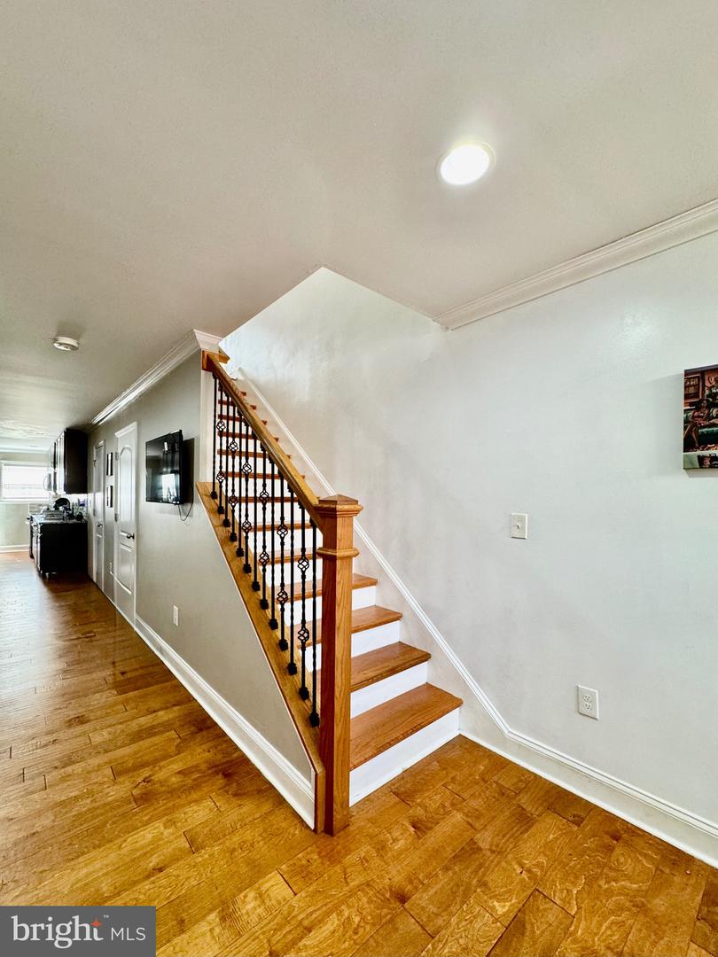 1019 W Fayette St Property Photo 7
