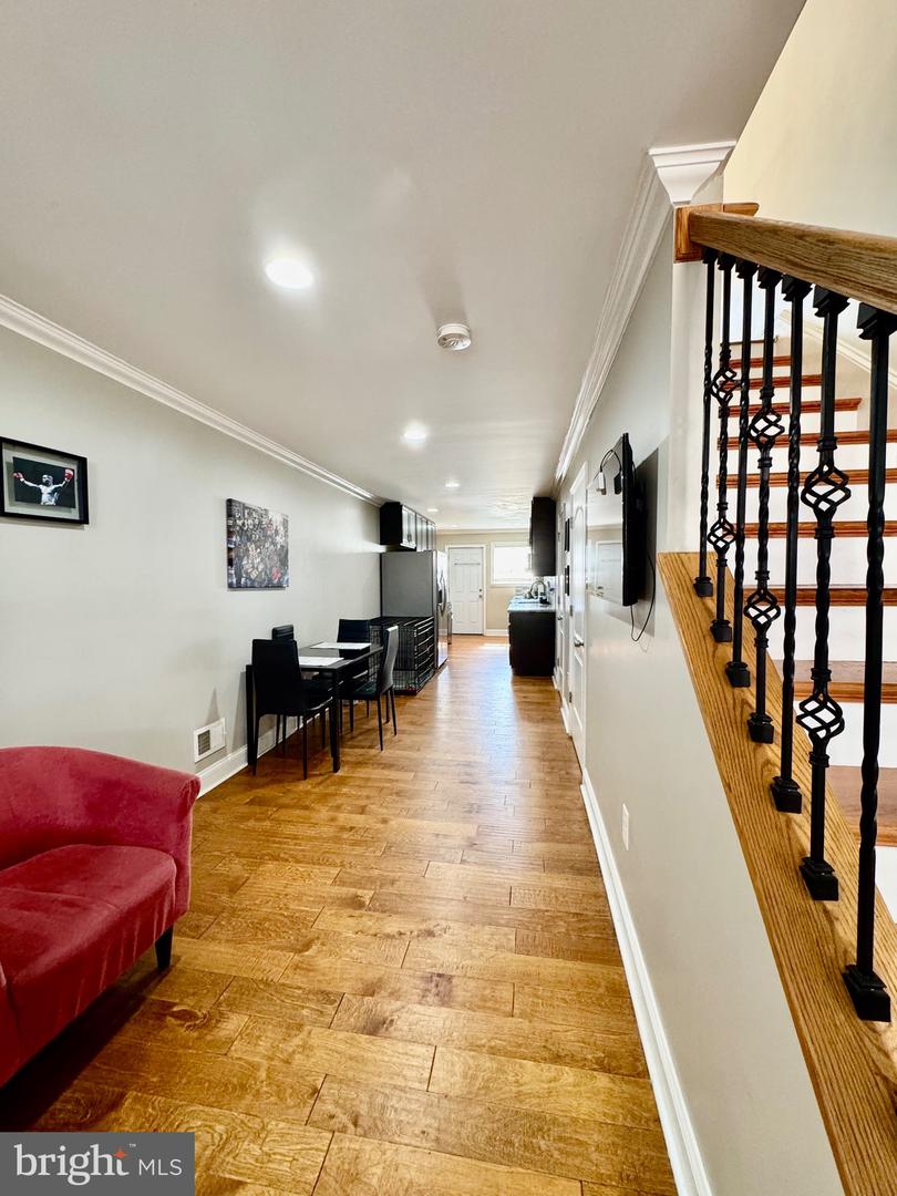 1019 W Fayette St Property Photo 8