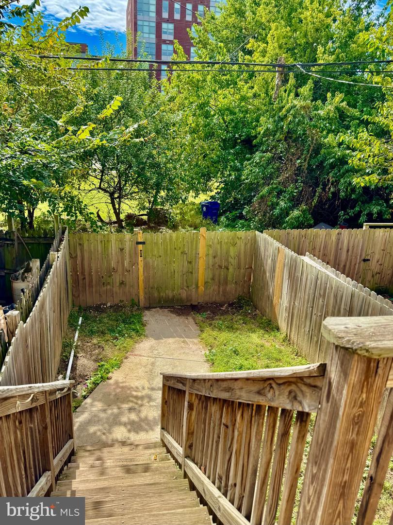 1019 W Fayette St Property Photo 36
