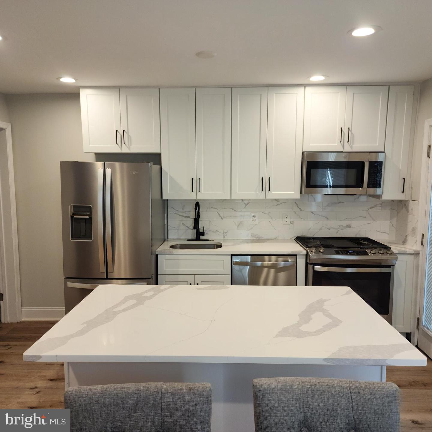 4135 The Alameda Property Photo 4