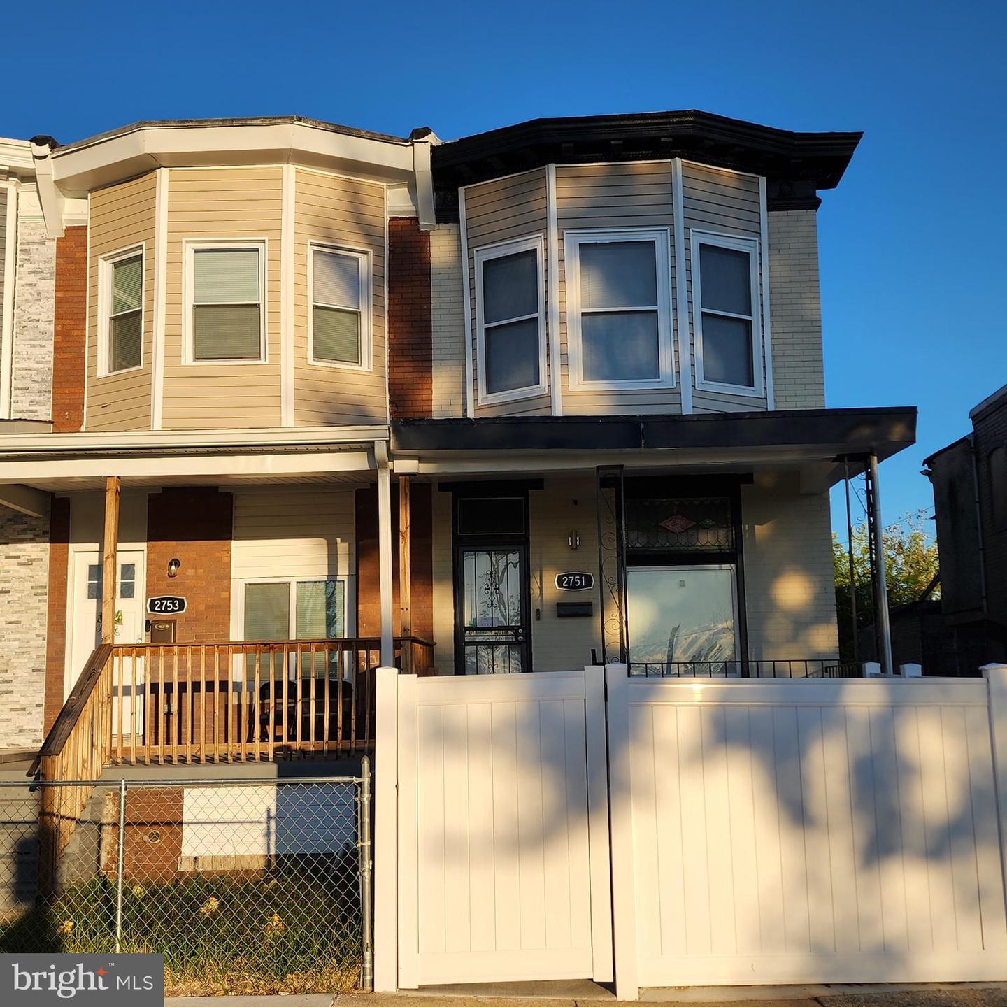 2751 Fenwick Ave Property Photo 2