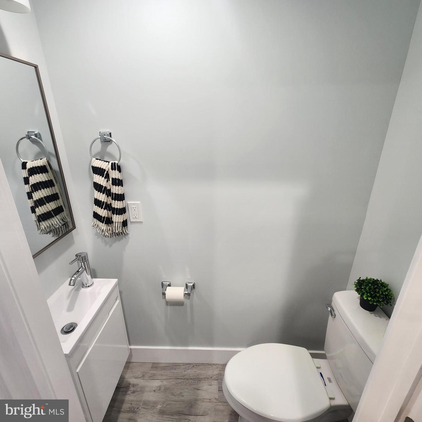 2751 Fenwick Ave Property Photo 7