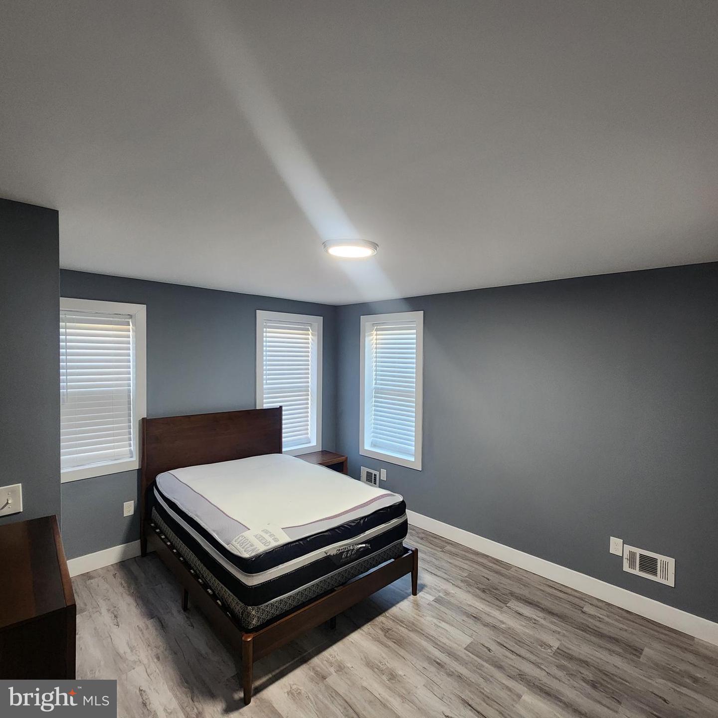2751 Fenwick Ave Property Photo 9