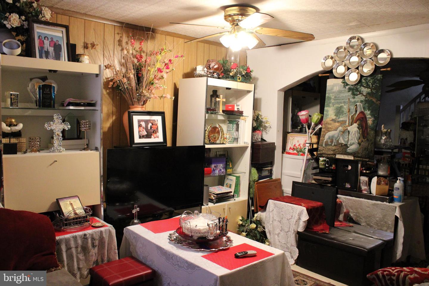 3144 Ravenwood Ave Property Photo 2