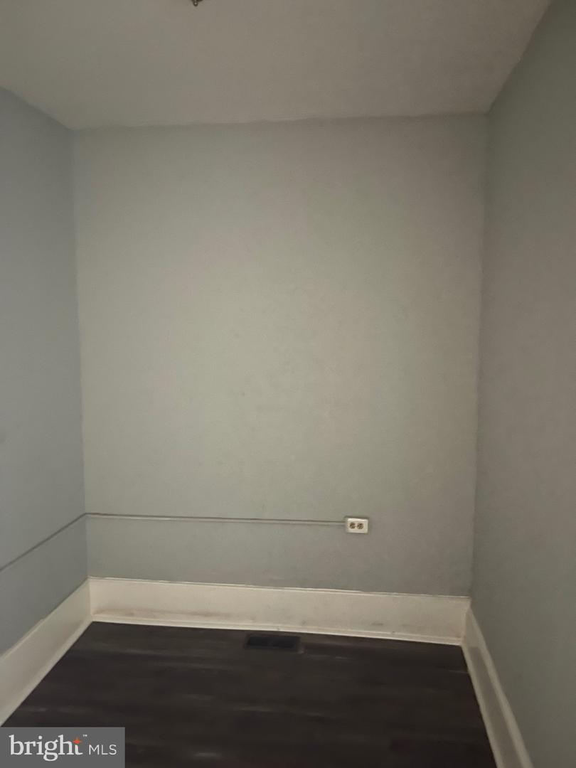 1113 N Montford Ave Property Photo 14