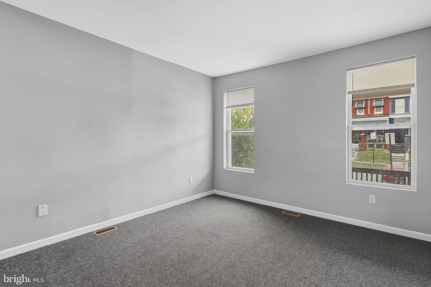 1209 Dukeland St Property Photo 13