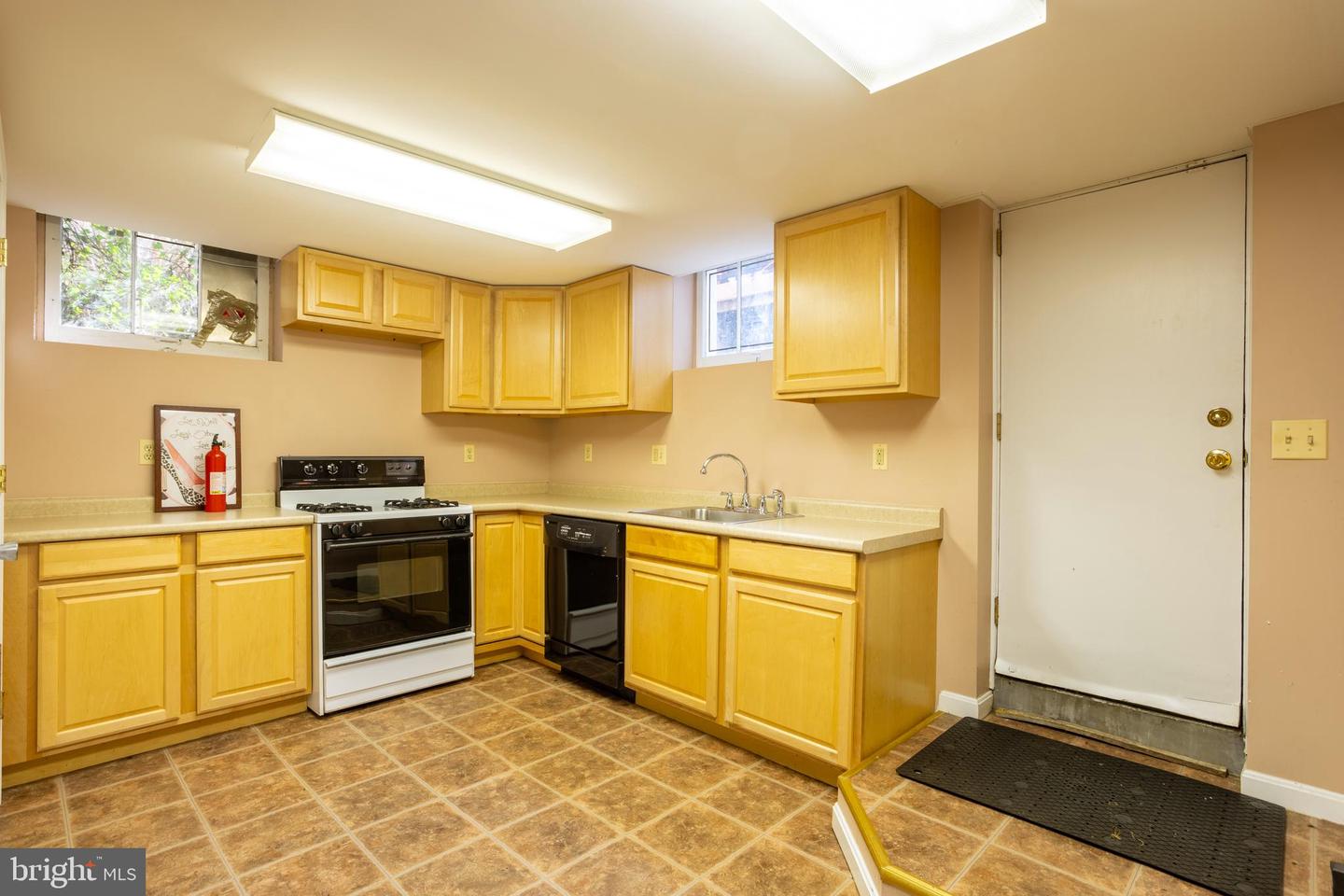 3306 Labyrinth Rd Property Photo 57