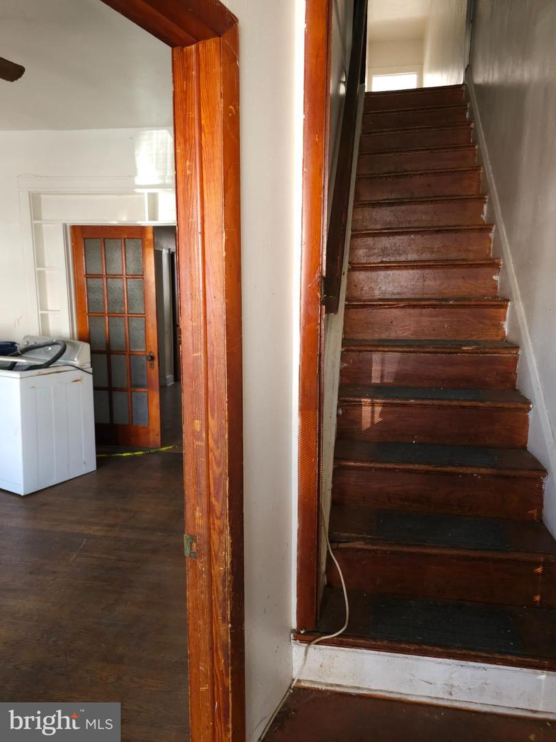 3239 Dudley Ave Property Photo 6