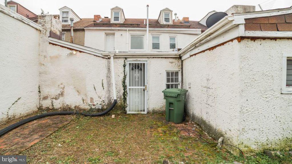 624 Stirling St Property Photo 4
