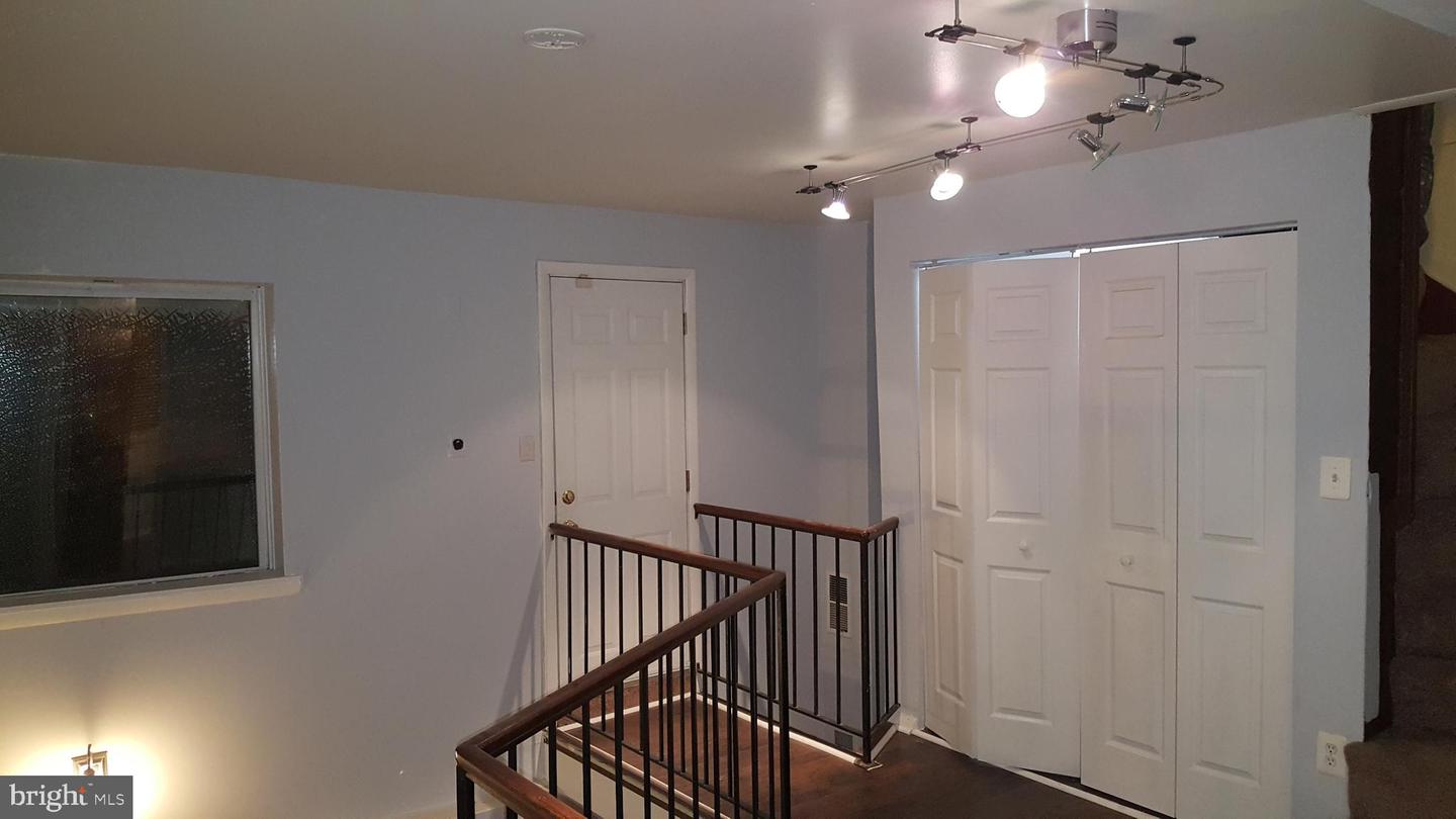 624 Stirling St Property Photo 6
