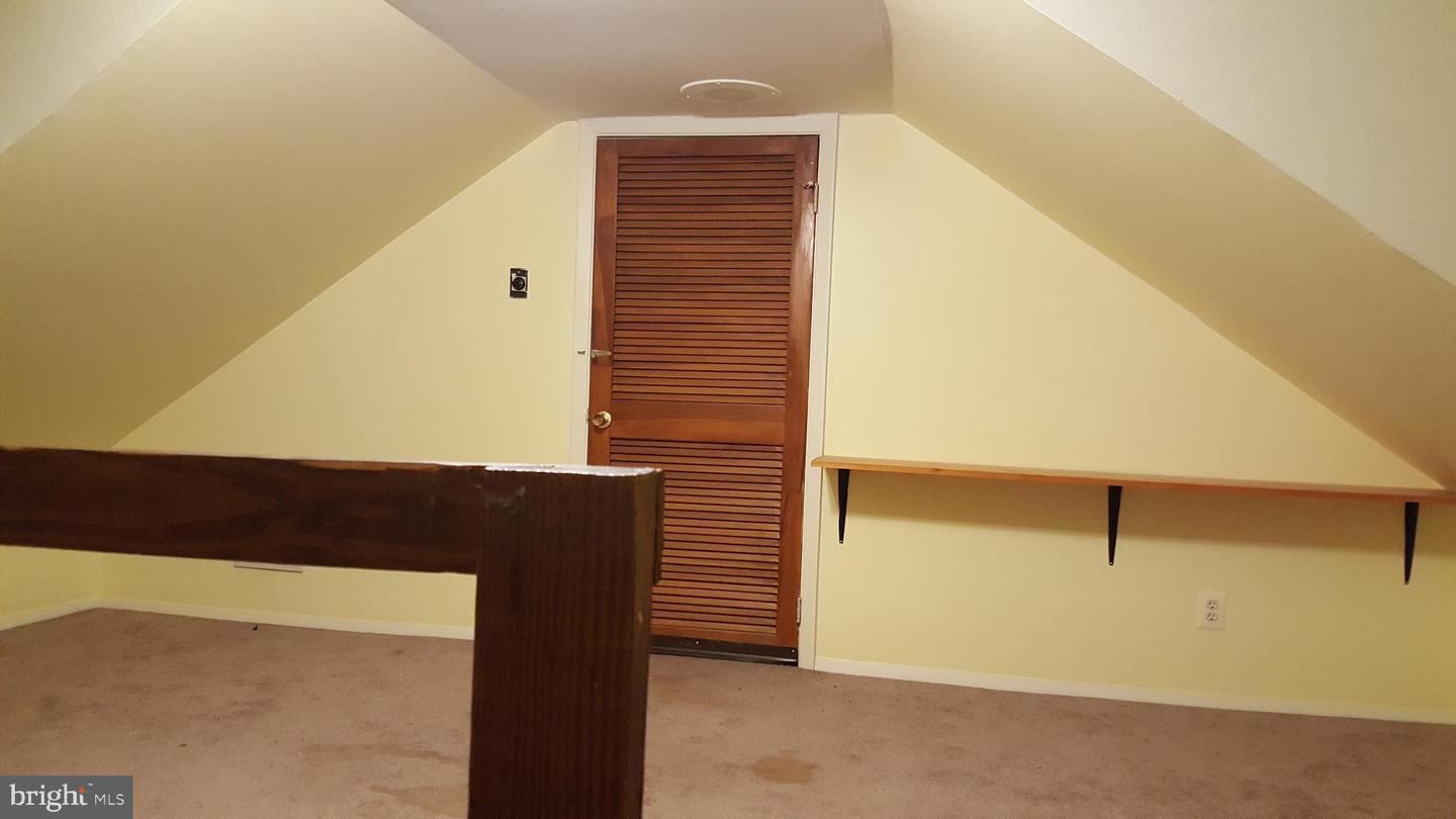 624 Stirling St Property Photo 12