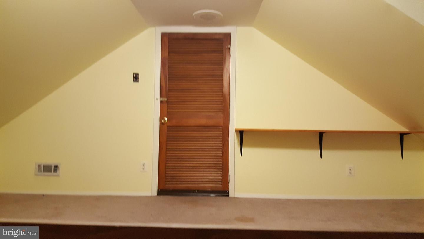 624 Stirling St Property Photo 14
