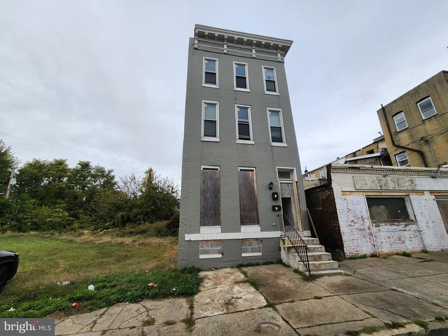 922 CALHOUN ST Property Photo 1