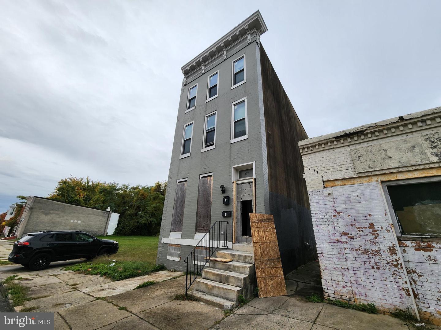 922 Calhoun St Property Photo 2