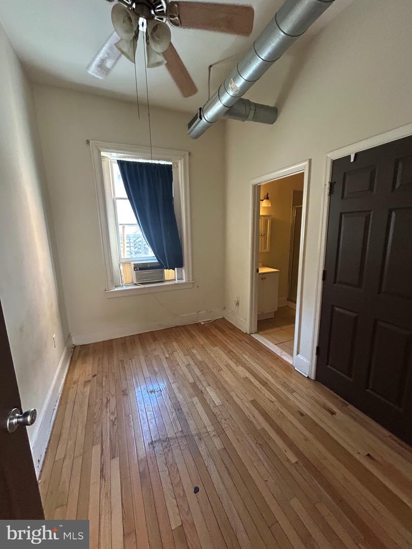 319 W Mulberry St #2 Property Photo 4