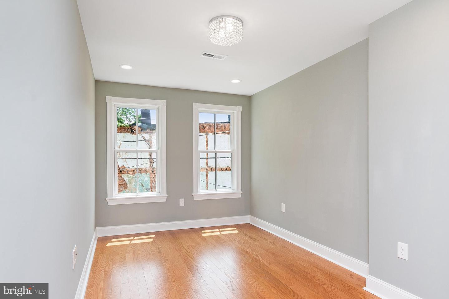 1429 E Federal St Property Photo 2