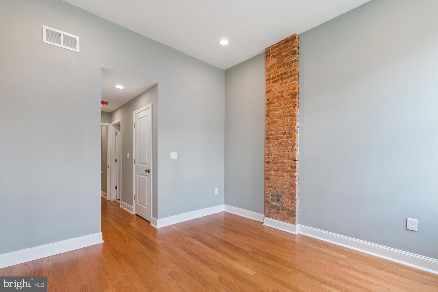 1429 E Federal St Property Photo 4