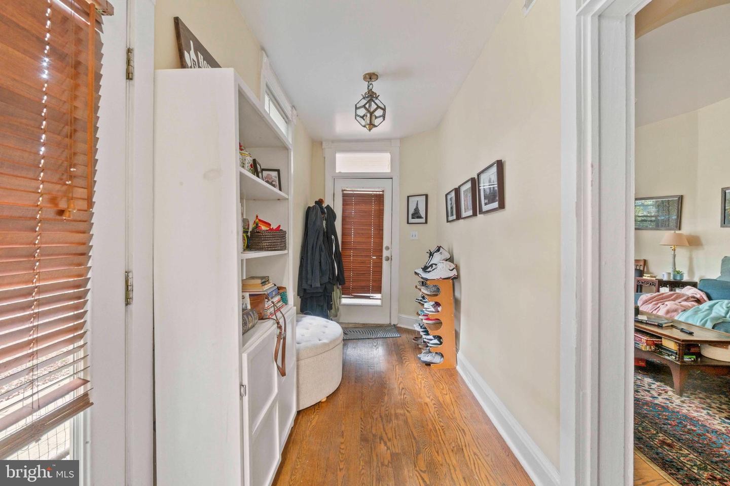 5009 Roland Ave Property Photo 12