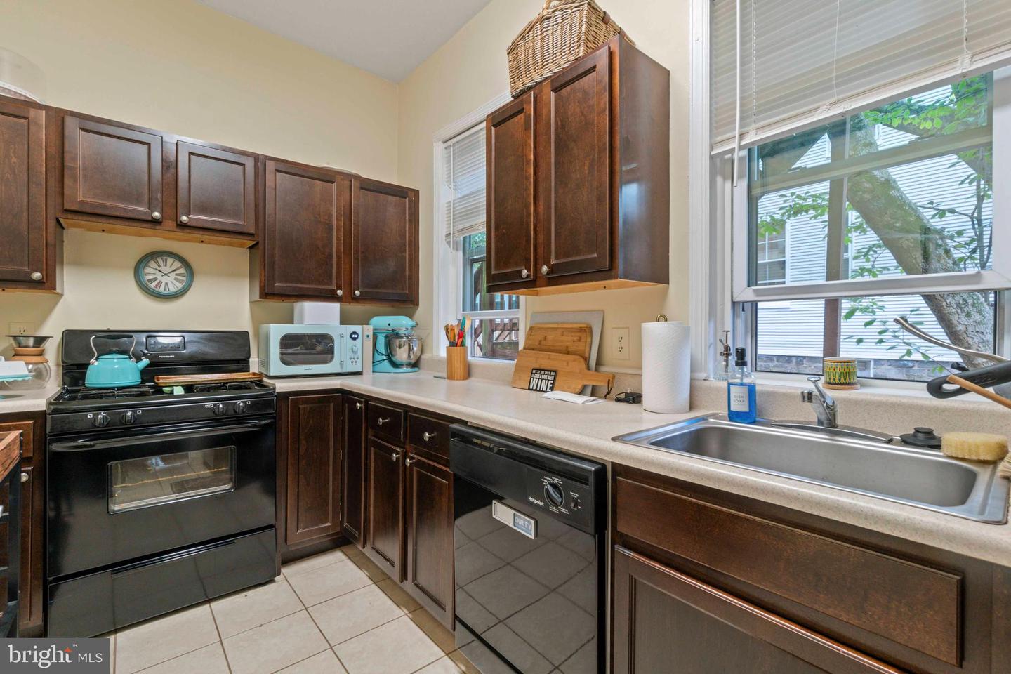 5009 Roland Ave Property Photo 14