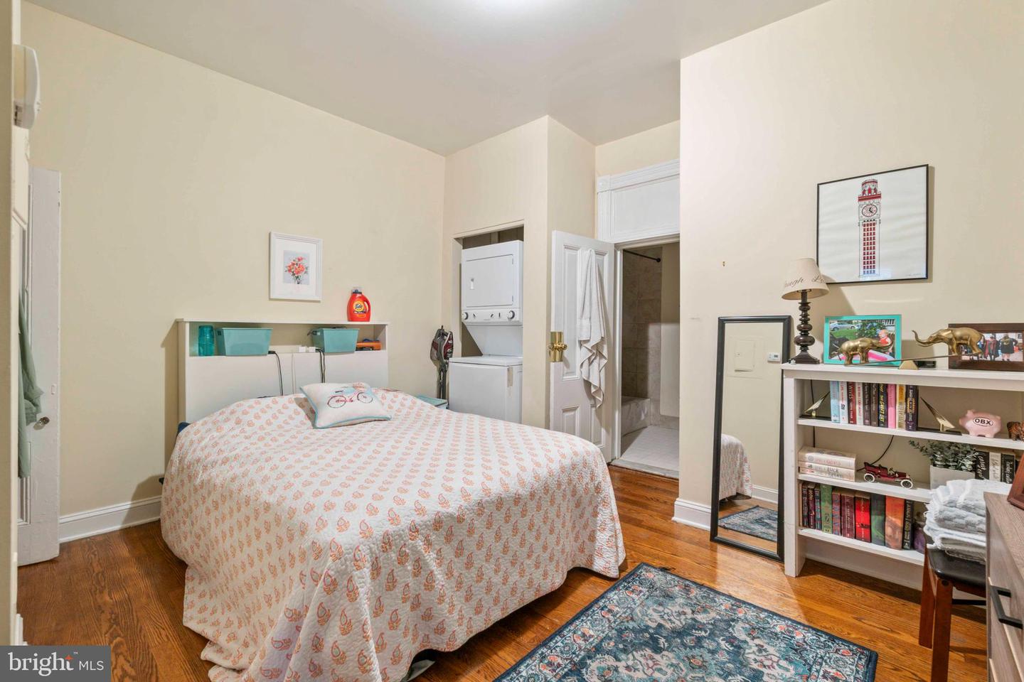 5009 Roland Ave Property Photo 15