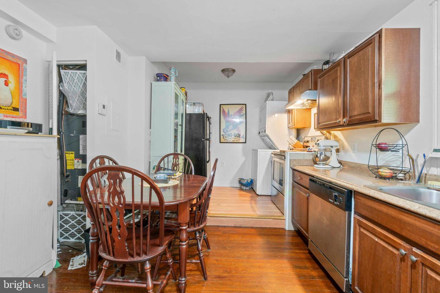 5009 Roland Ave Property Photo 21