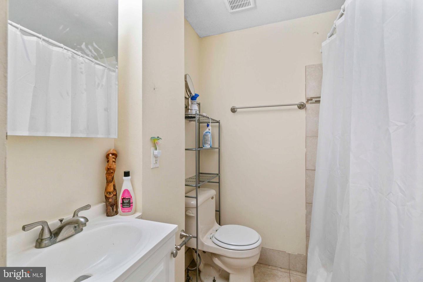 5009 Roland Ave Property Photo 26