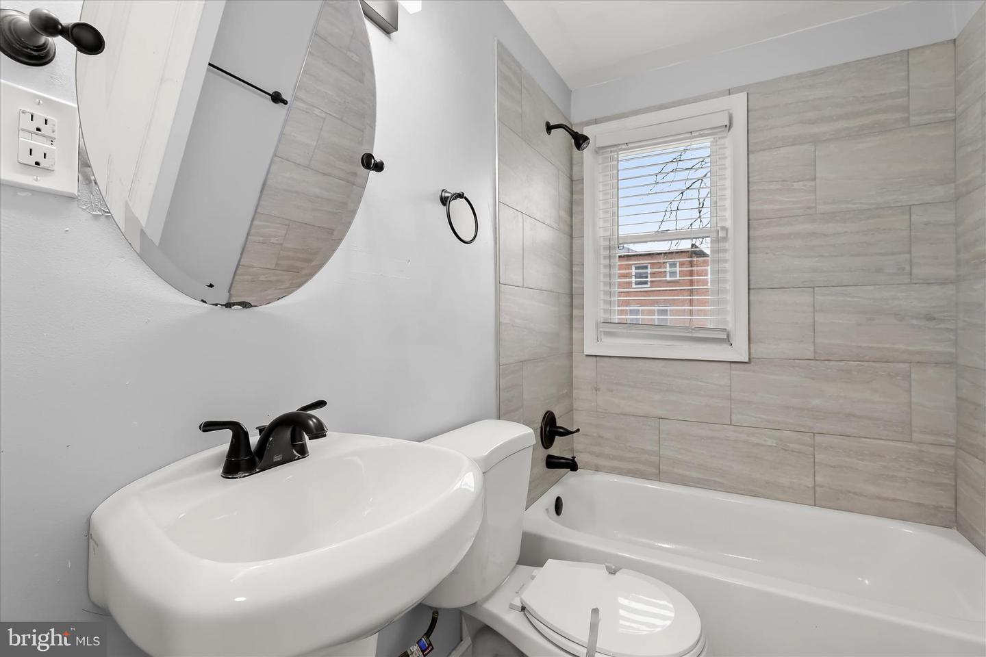 4352 Eldone Rd Property Photo 17