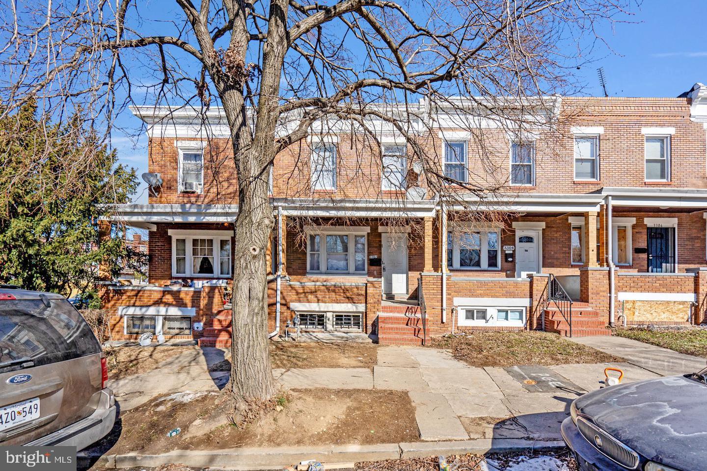 3302 CHESTERFIELD AVE Property Photo 1