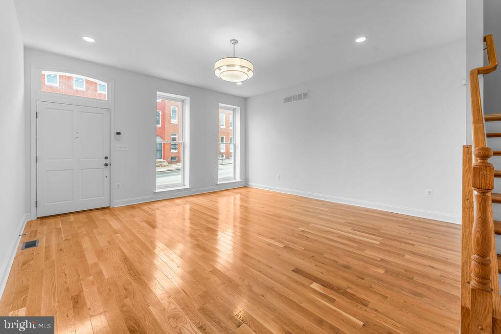 41 S Fulton Ave Property Photo 7