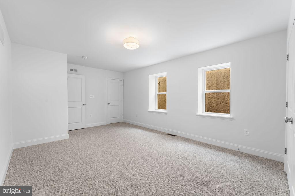 41 S Fulton Ave Property Photo 23
