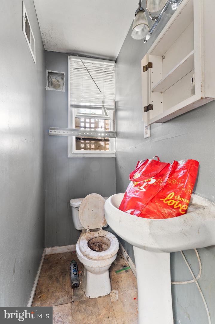 1109 N Carrollton Ave Property Photo 12