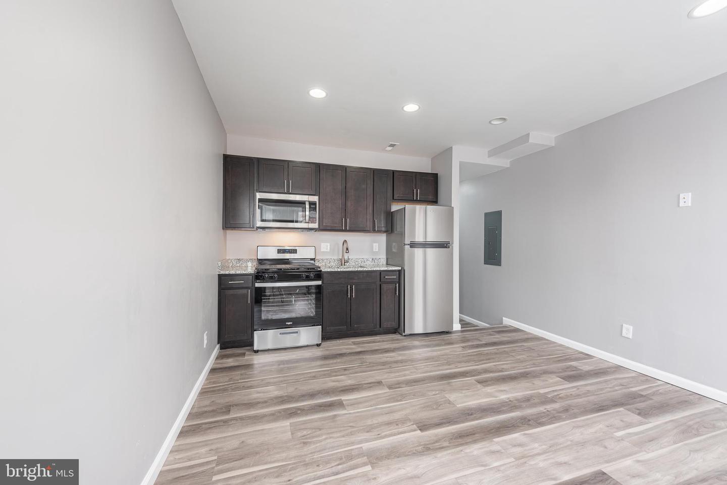 2143 Druid Hill Ave #unit 2 Property Photo 2