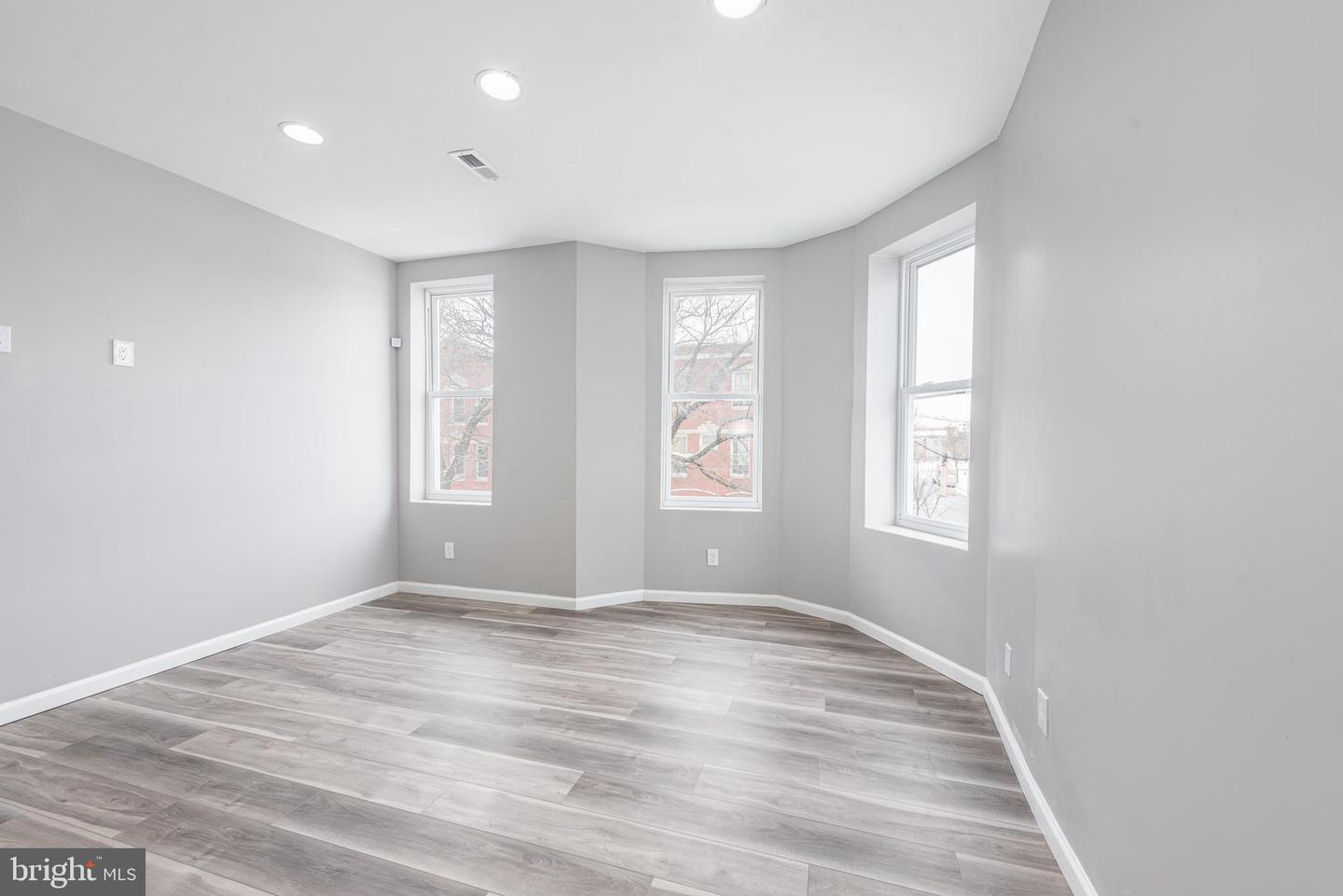 2143 Druid Hill Ave #unit 2 Property Photo 4