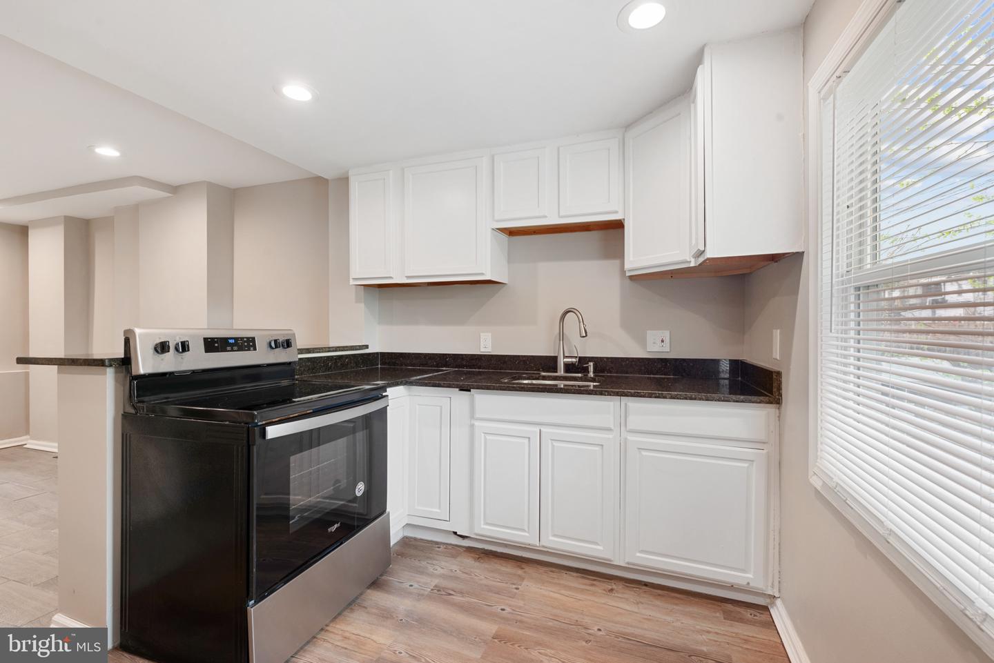 1145 WARD ST Property Photo 1