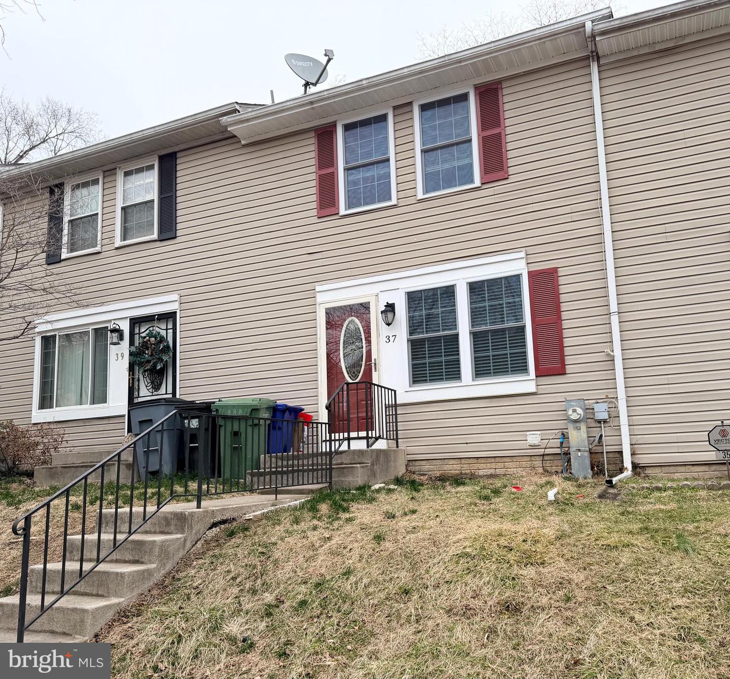 37 COBBER LN Property Photo 1
