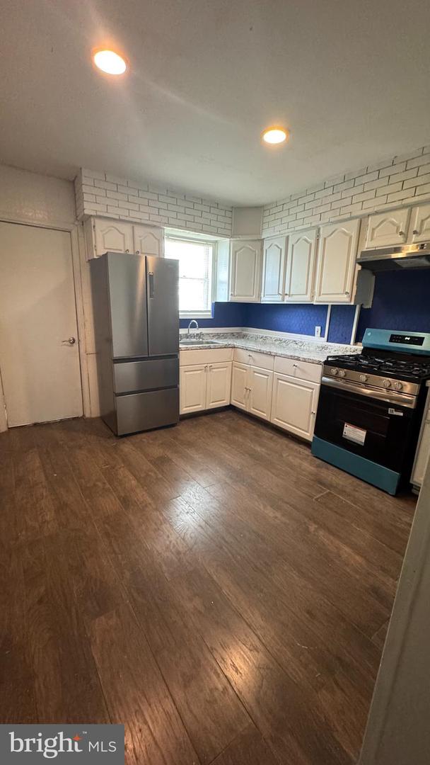 2815 Clifton Ave Property Photo 7