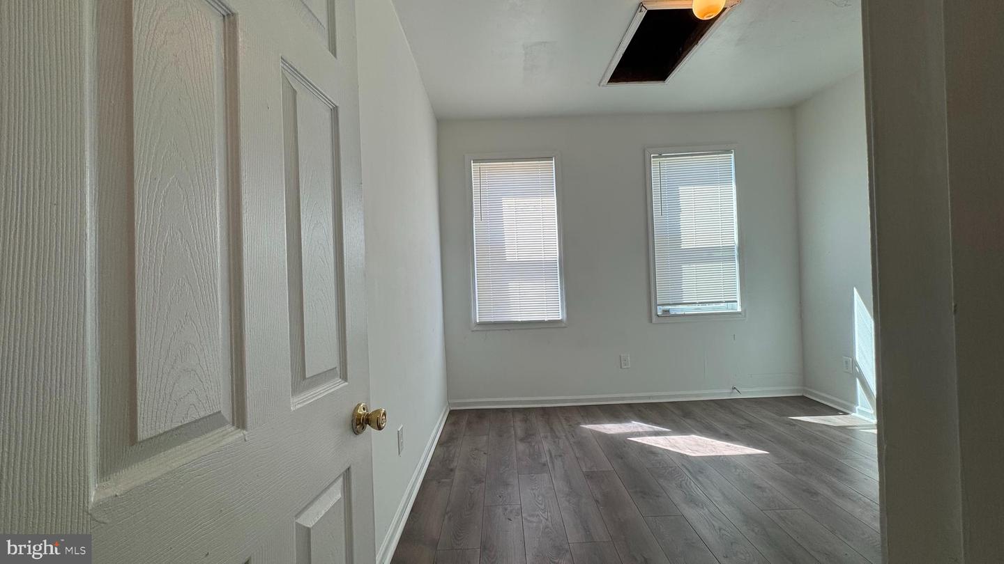 2815 Clifton Ave Property Photo 15
