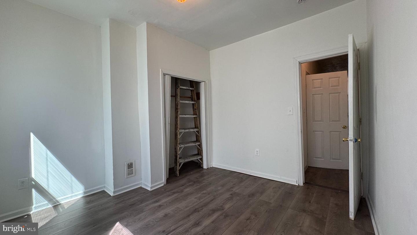 2815 Clifton Ave Property Photo 16
