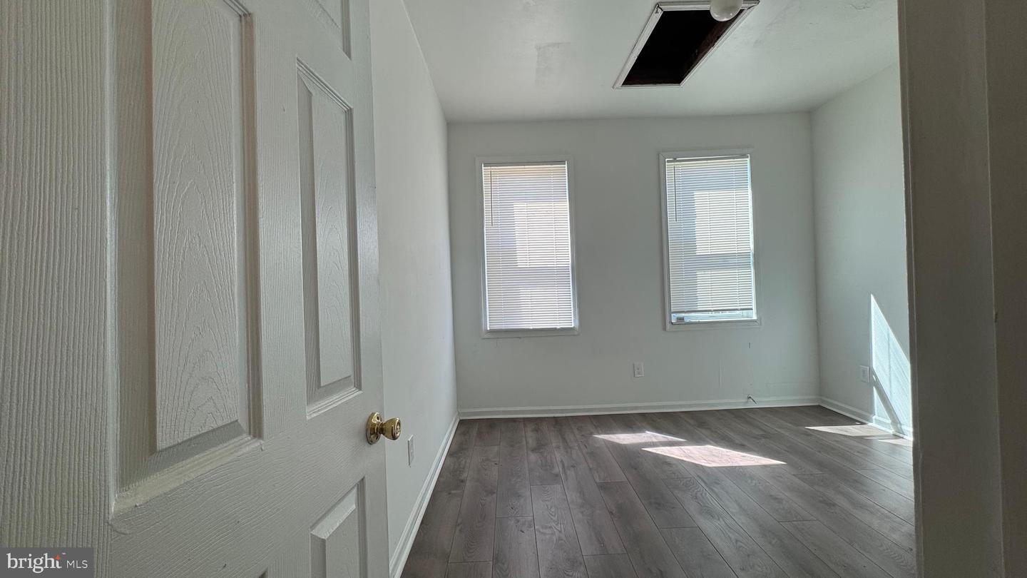 2815 Clifton Ave Property Photo 17